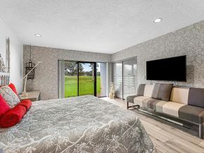 14 Oaks Lane, Boynton Beach FL 33436