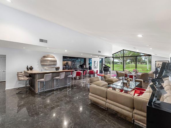 14 Oaks Lane, Boynton Beach FL 33436