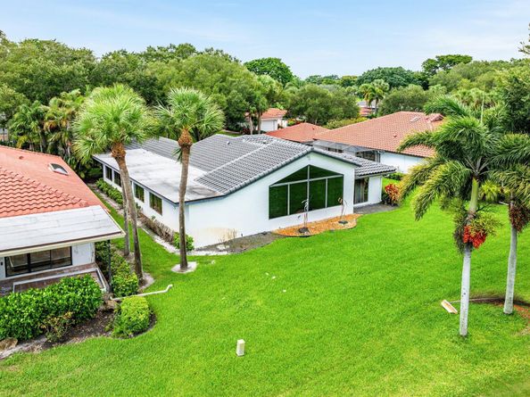 14 Oaks Lane, Boynton Beach FL 33436