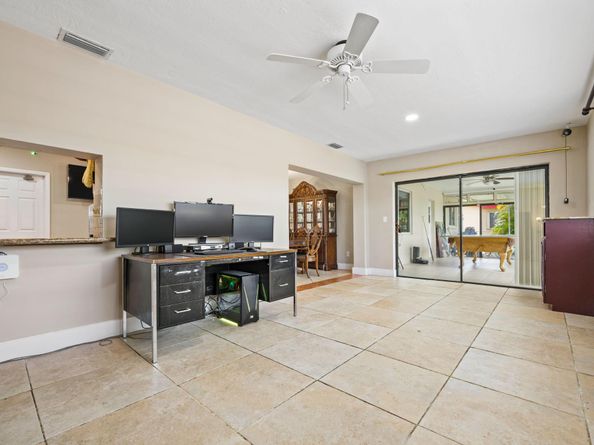 1740 NW 113 Avenue, Pembroke Pines FL 33026