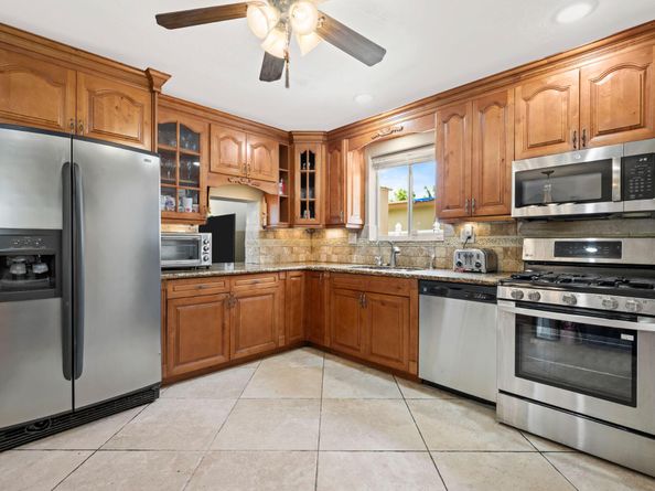 1740 NW 113 Avenue, Pembroke Pines FL 33026