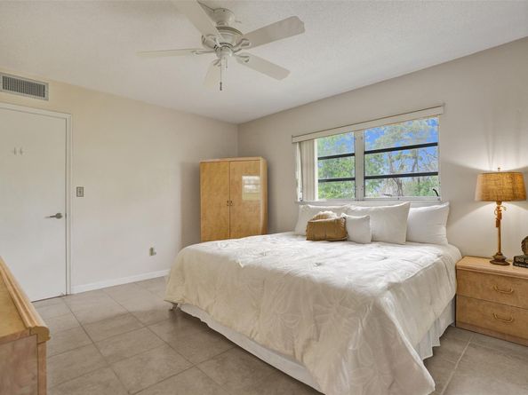 1300 N 12th Ct 4B, Hollywood FL 33019