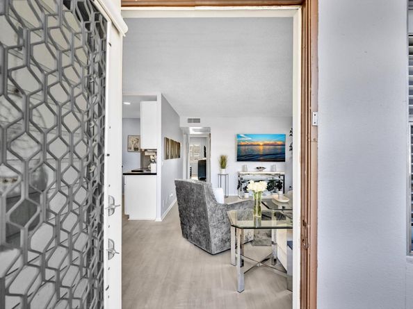 2083 Guildford E, Boca Raton FL 33434