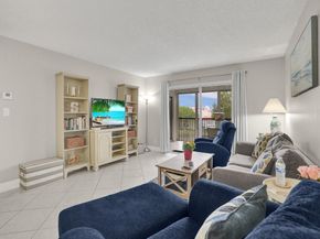 2208 S Cypress Bend Dr 401, Pompano Beach FL 33069