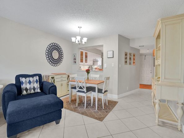 2208 S Cypress Bend Dr 401, Pompano Beach FL 33069