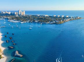184 Lake Drive 2304, Palm Beach Shores FL 33404