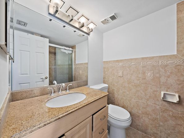 210 Lake Pointe Drive 310, Oakland Park FL 33309
