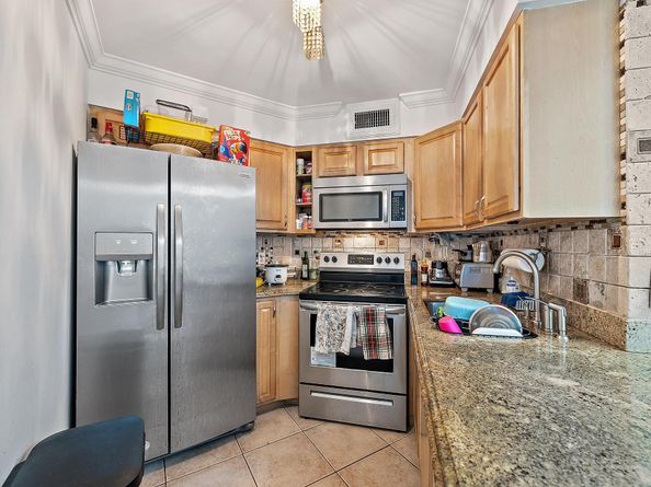 210 Lake Pointe Drive 310, Oakland Park FL 33309