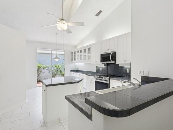 12921 Oak Knoll Drive, Palm Beach Gardens FL 33418