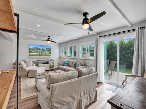 801 SE 9th Ave, Deerfield Beach FL 33441