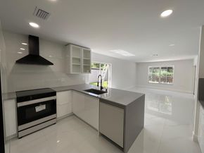 6805 NW 75th Pl, Parkland FL 33067