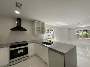 6805 NW 75th Pl, Parkland FL 33067