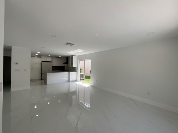 6805 NW 75th Pl, Parkland FL 33067