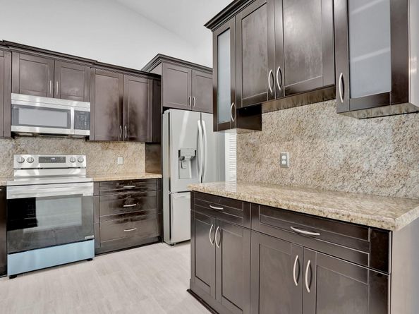 5264 NW 89th Dr, Coral Springs FL 33067