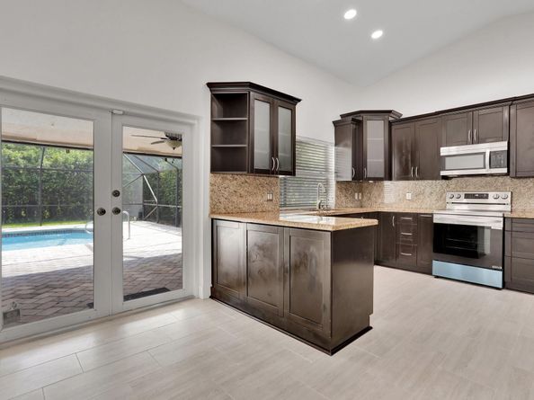 5264 NW 89th Dr, Coral Springs FL 33067