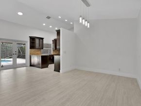 5264 NW 89th Dr, Coral Springs FL 33067