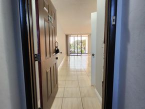 212 Lake Point Dr 211, Oakland Park FL 33309