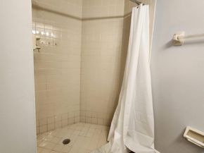 212 Lake Point Dr 211, Oakland Park FL 33309