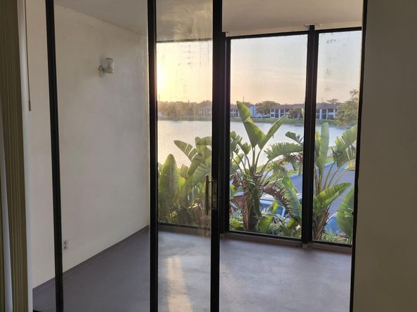 212 Lake Point Dr 211, Oakland Park FL 33309