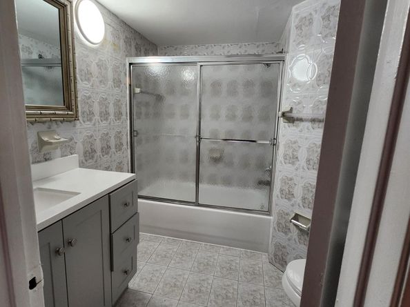 212 Lake Point Dr 211, Oakland Park FL 33309
