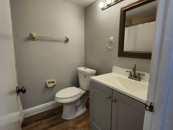 212 Lake Point Dr 211, Oakland Park FL 33309