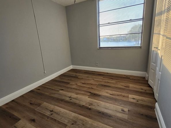 212 Lake Point Dr 211, Oakland Park FL 33309