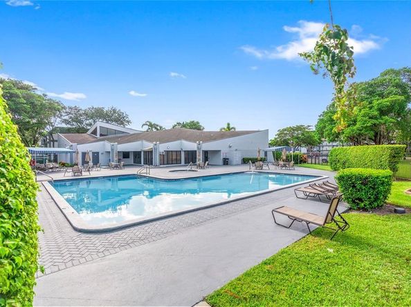 8380 Sands Point Blvd J309, Tamarac FL 33321