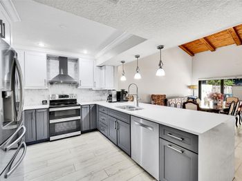 3319 Oak Dr