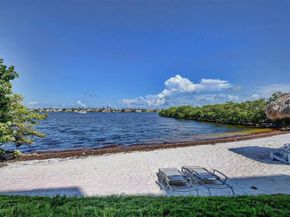 900 Scotia 105 Drive 105, Hypoluxo FL 33462
