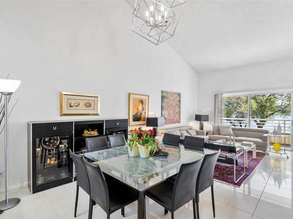 3457 NW 44th St 202, Oakland Park FL 33309