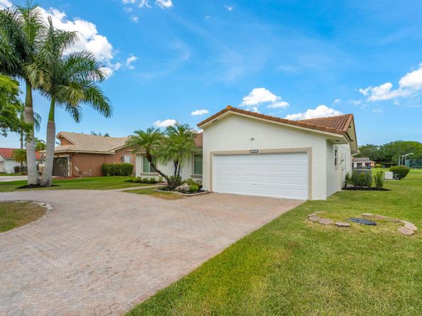 1911 NW 107th Dr, Coral Springs FL 33071