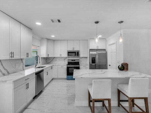 1911 NW 107th Dr, Coral Springs FL 33071