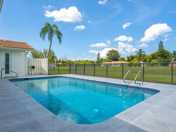 1911 NW 107th Dr, Coral Springs FL 33071