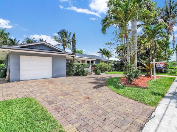 324 Davis Rd, Palm Springs FL 33461