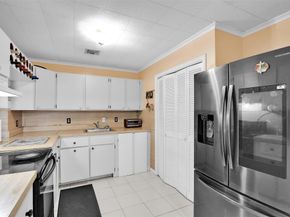 324 Davis Rd, Palm Springs FL 33461