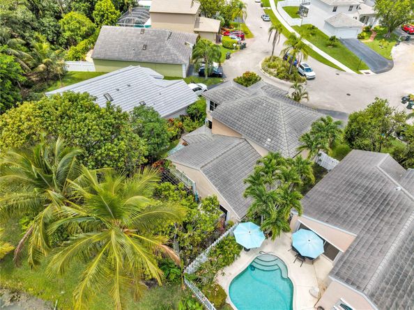 5524 NW 55th Dr, Coconut Creek FL 33073