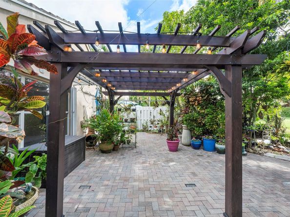 5524 NW 55th Dr, Coconut Creek FL 33073