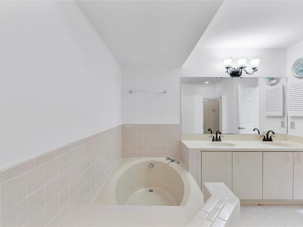 5524 NW 55th Dr, Coconut Creek FL 33073