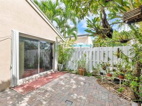 5524 NW 55th Dr, Coconut Creek FL 33073