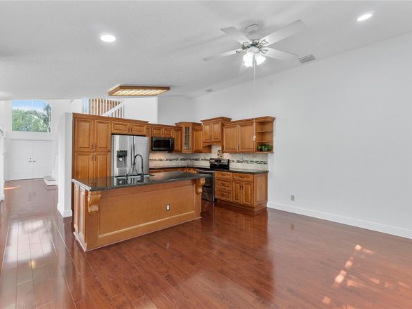 5524 NW 55th Dr, Coconut Creek FL 33073