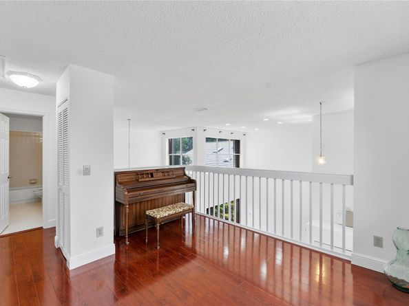 5524 NW 55th Dr, Coconut Creek FL 33073