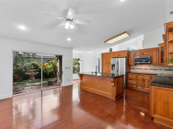 5524 NW 55th Dr, Coconut Creek FL 33073