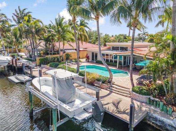 330 SE 14th Ave, Pompano Beach FL 33060