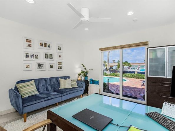 330 SE 14th Ave, Pompano Beach FL 33060