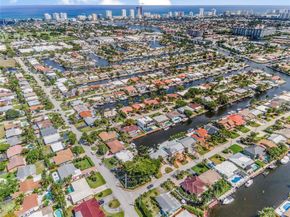 330 SE 14th Ave, Pompano Beach FL 33060