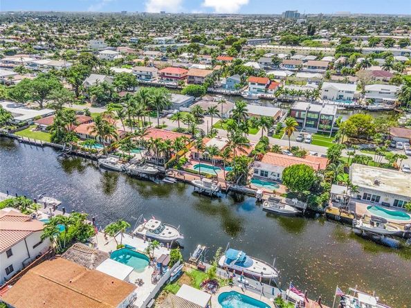 330 SE 14th Ave, Pompano Beach FL 33060