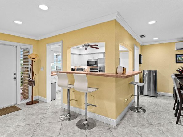 1540 SW 56th Avenue, Plantation FL 33317