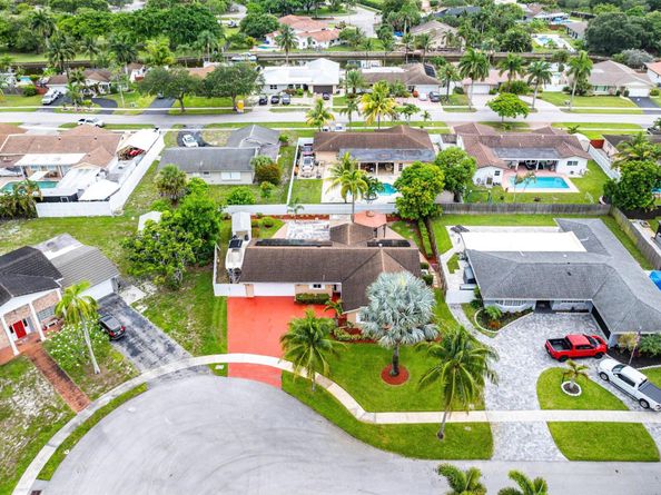 1540 SW 56th Avenue, Plantation FL 33317