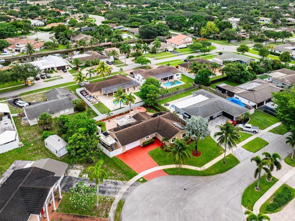 1540 SW 56th Avenue, Plantation FL 33317