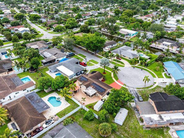 1540 SW 56th Avenue, Plantation FL 33317